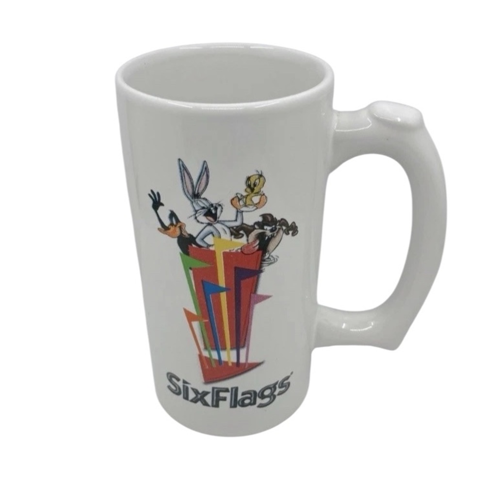 Vintage Six Flags Looney Tunes Mug Cup Daffy Duck Bugs Bunny Tweety Bird